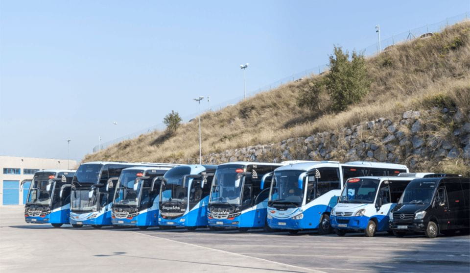 Girona: Girona Airport Bus Transfer From/To Barcelona Center - The Transfer Experience