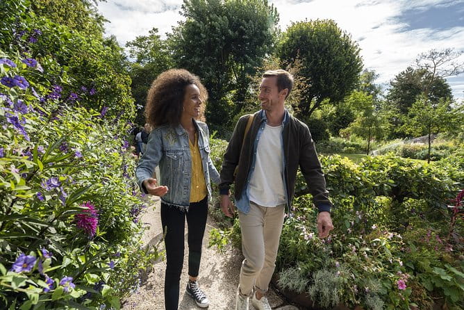 Giverny Monet's House and Gardens plus Shopping Session Day Trip - Exploring Giverny’s Gardens and Monet’s House