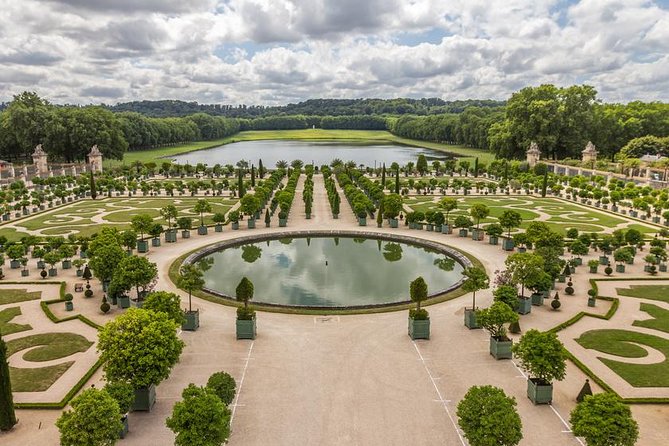 Giverny Monets House & Versailles Palace Private Day Trip From Paris - Booking and Cancellation Policy