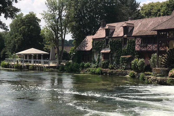 Givernys House & Gardens Plus Versailles Palace Day Trip With Lunch From Paris - Meeting Point and Departure