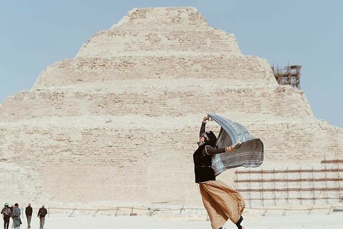 Giza Pyramids, Memphis, Sakkara, Dahshur Pyramids & El Khan Bazaar-Private Tour - Exploring the Giza Pyramids