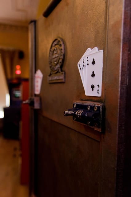 Glasgow: Escape Room The Magicians Heist - Entering the World of 1970s Magic in Glasgow