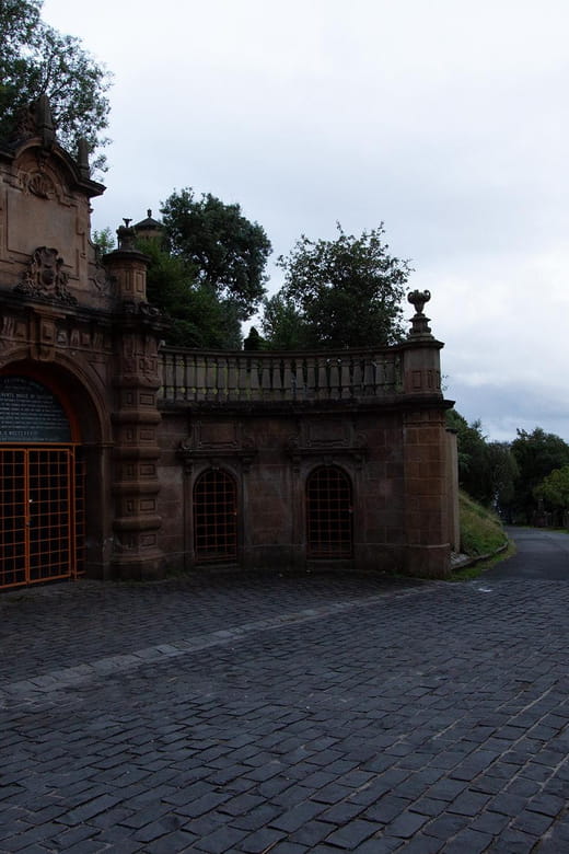 Glasgow: Ghouls, Ghosts & Gruesome Tales Guided Walking Tour - Key Points / Takeaways