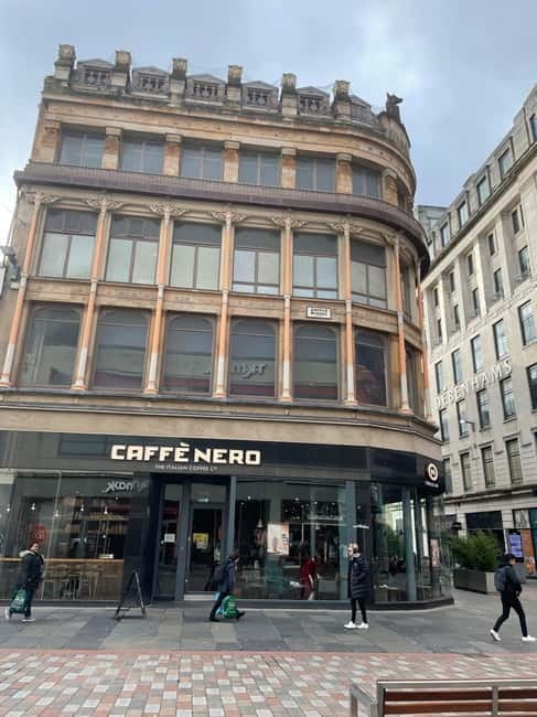 Glasgow: Historical Walking Tour: Guided by a local actor - Price and Logistics