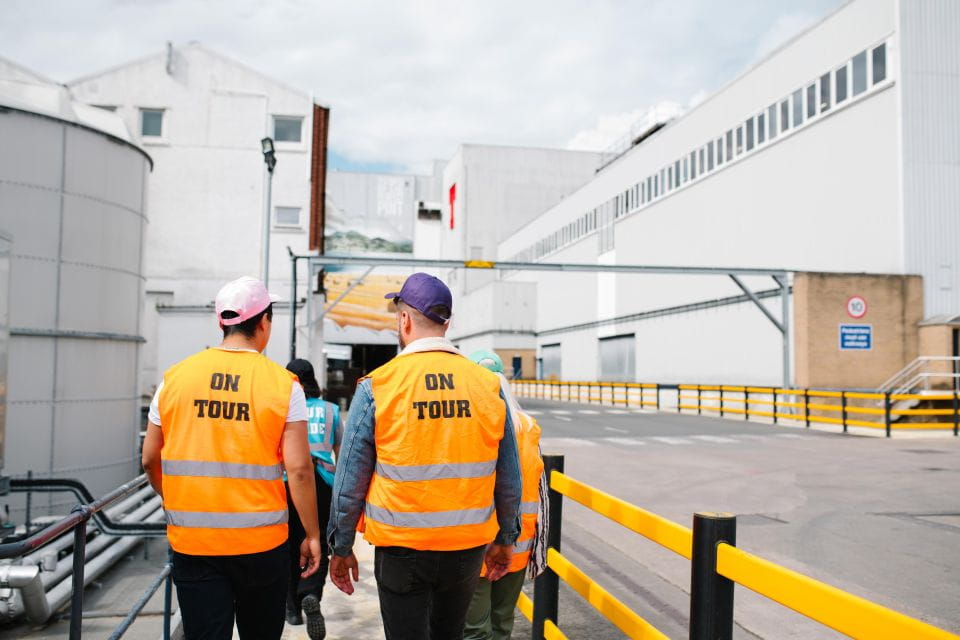 Glasgow: Tennent's Brewery Guided Tour and Free Pint - Visitor Dress Code and Photography