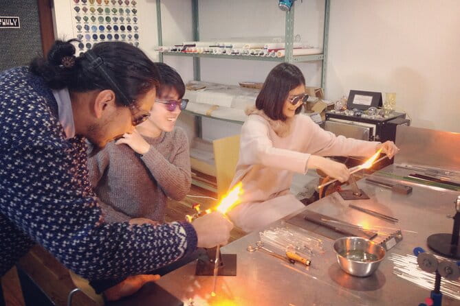 Glass Experience Studio: Craft Your Own Unique Accessories - Location and Meeting Point Details