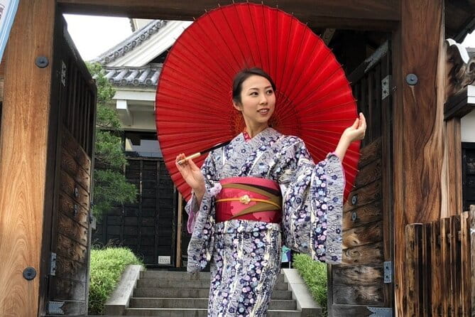 Go Out Freely Wearing a Traditional Kimono - Choosing the Perfect Kimono and Accessories