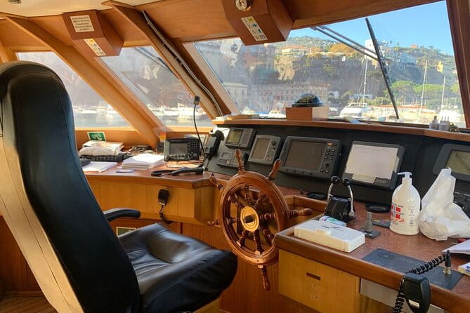 Gold Cruise Positano and Amalfi From Sorrento, Seiano or C.Stabia - Frequently Asked Questions