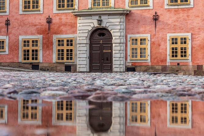Golden Hour Photo Walk in the Heart of Stockholm - Benefit of a Professional Guide