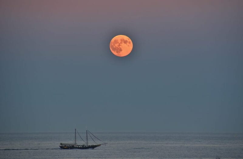 GOLDEN HOUR: SUNSET IN THE COSTA BRAVA - FAQ