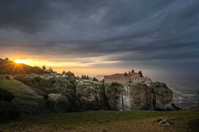 Golden Sunrise Meteora Private Photo Tour - Who Should Consider This Tour