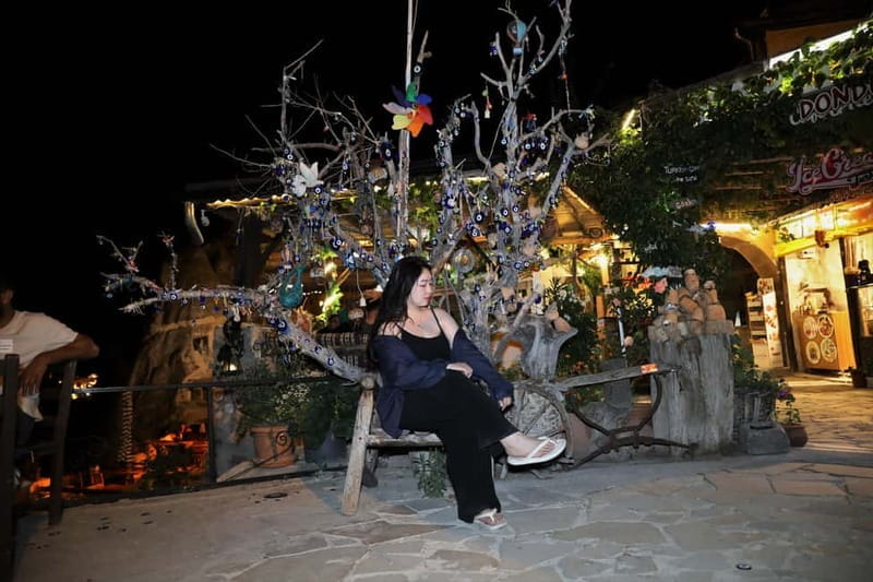 Göreme: Cappadocia Night Tour and Night View Photo Shoot - The charm of Cappadocia at night: a detailed look