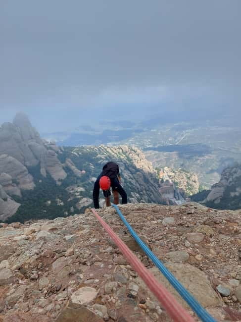Gorros de Montserrat: climb and enjoy the magical mountain from its peaks. - FAQ