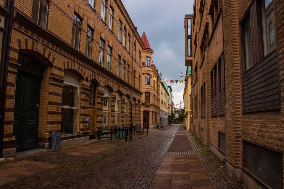Gothenburg: Express Walk With a Local in 60 Minutes - Intimate Small Group Experience (max 6)