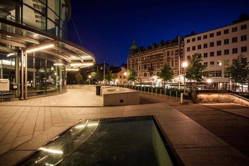 Gothenburg : Must-See Attractions Walking Tour - Price and Logistics