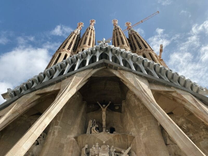 Gothic Paths, Tapas & Sagrada Familia. Private Tour - Key points / Takeaways