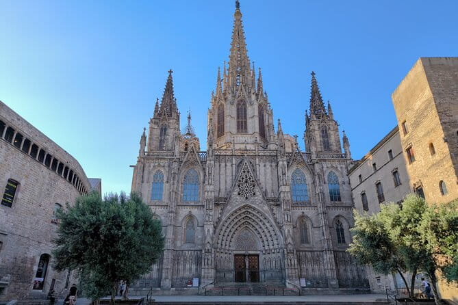 Gothic Quarter and Gaudí Small-Group Tour - Key points / Takeaways