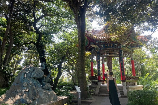 Gourmet and Historical Tour in Enoshima - Shopping Opportunities