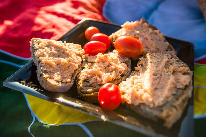 Gourmet bike ride in Lanvallay - Discovering Brittany’s Canal and Countryside