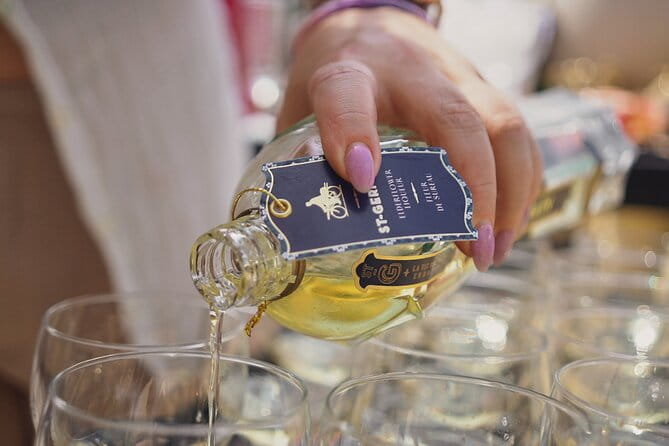 Gourmet Brunch with Chef: Unlimited Drinks & Stunning River Views - An In-Depth Look at the Prague Riverside Brunch