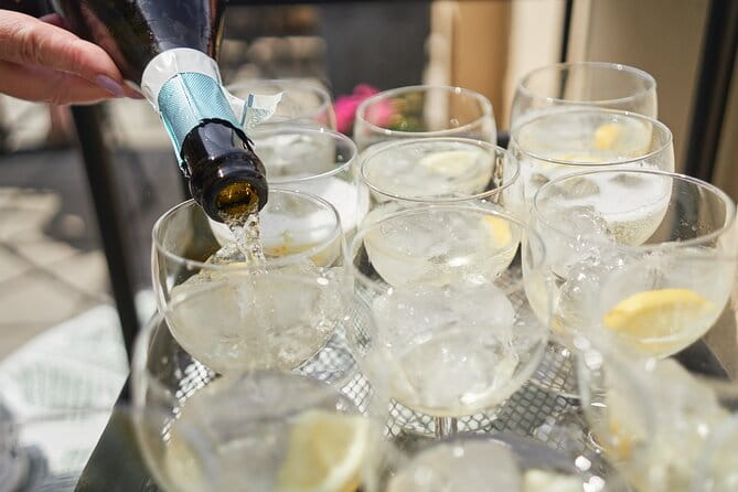 Gourmet Brunch with Chef: Unlimited Drinks & Stunning River Views - FAQ