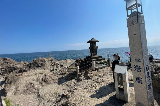 Gourmet Food and Temple Visit Tour in Enoshima - Key Points