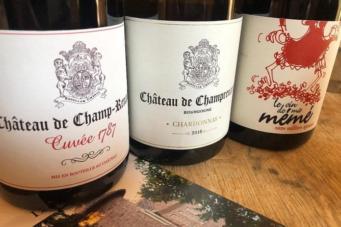 Gourmet walk in the gardens of Château Champ-Renard - Entering the Château Château de Champ-Renard