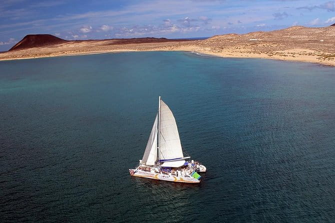 Graciosa Marine Reserve Catamaran Day Trip with Transfers - Exploring the Experience in Detail