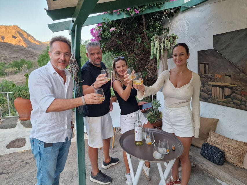 Gran Canaria: Spanish Tapas and Wine Tasting Tour in Mogan - Customer Feedback