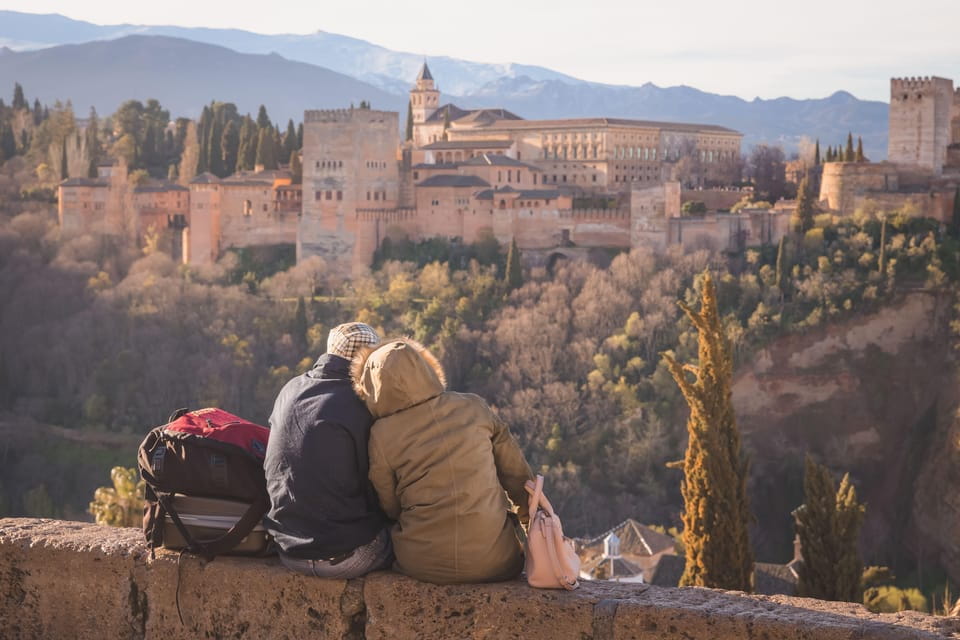 Granada: Albaicín and Sacromonte Guided Walking Tour - Accessibility Information