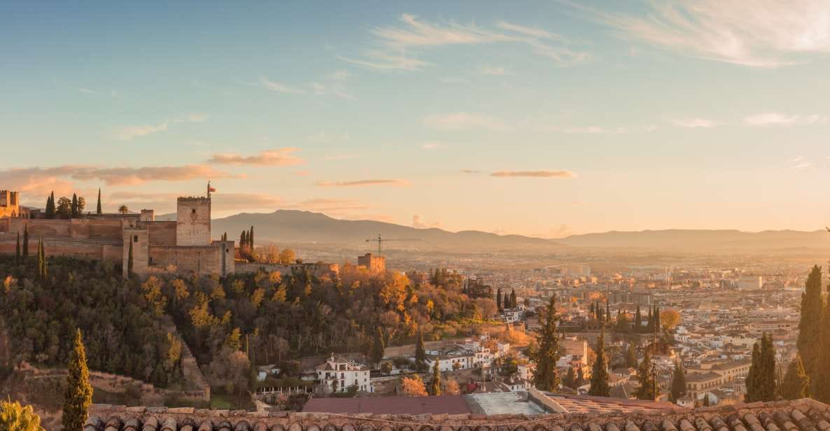 Granada: Albaicin and Sacromonte Sunset Guided Walking Tour - Itinerary Highlights