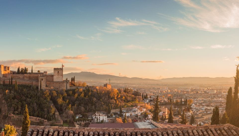 Granada: Albaicin and Sacromonte Sunset Guided Walking Tour - Sunset Viewpoint