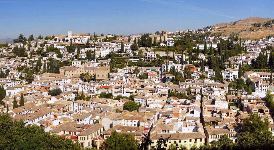 Granada: Albaicín and Sacromonte Walking Tour - What to Bring