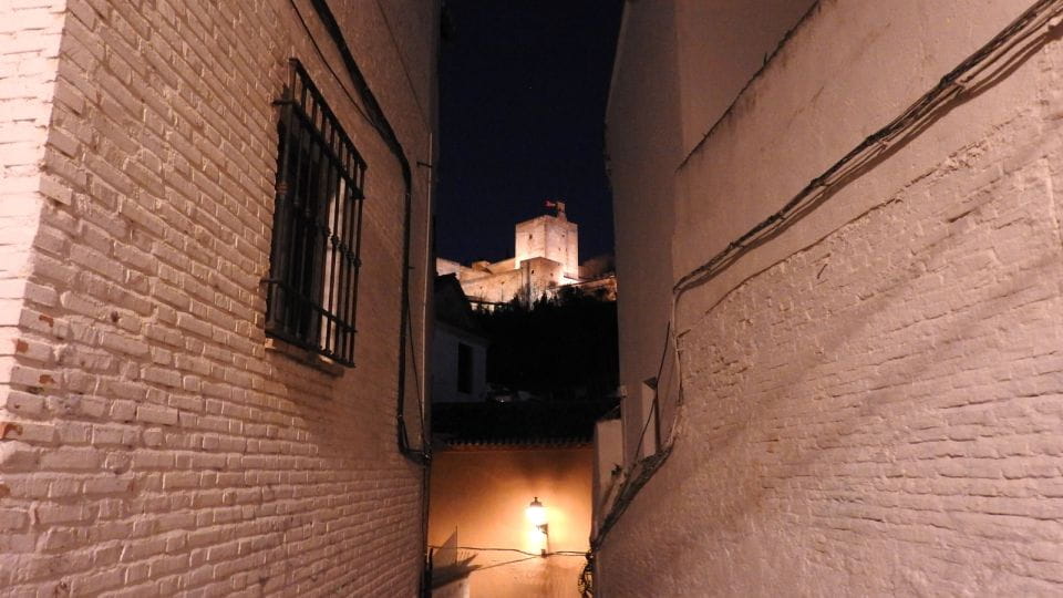 Granada: Albaicín in the Dark Walking Tour - Booking Details