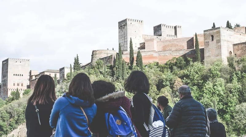 Granada: Albayzin and Sacromonte Hybrid Walking Tour - A Closer Look at the Tour Itself