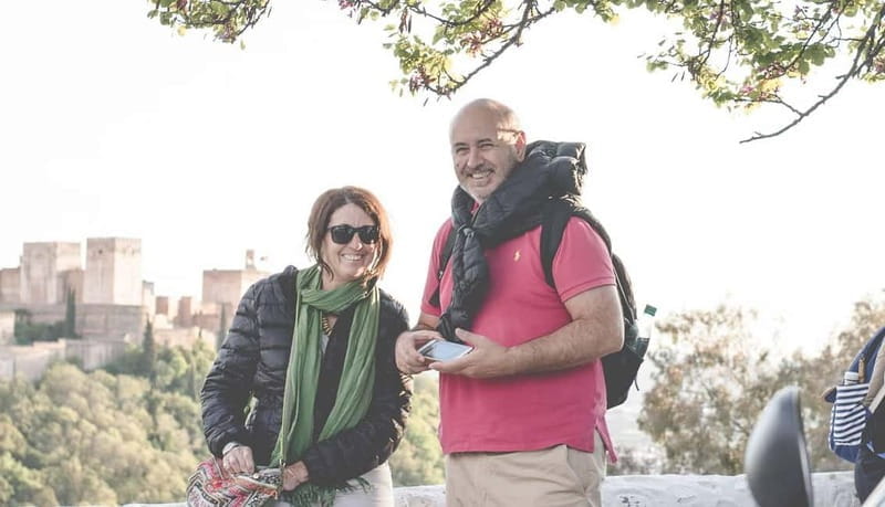 Granada: Albayzin and Sacromonte Hybrid Walking Tour - Who Should Consider This Tour