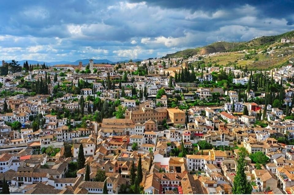 Granada : Albayzin and Sacromonte Walking Tour - Itinerary Highlights