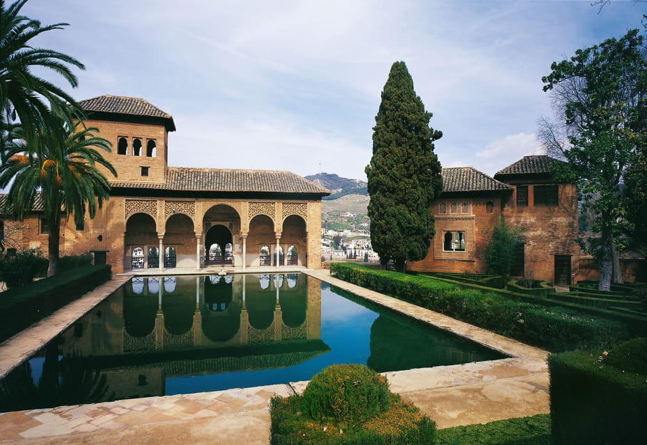 Granada: Alhambra, Alcazaba, and Nasrid Palaces Tour - Inclusions and Exclusions