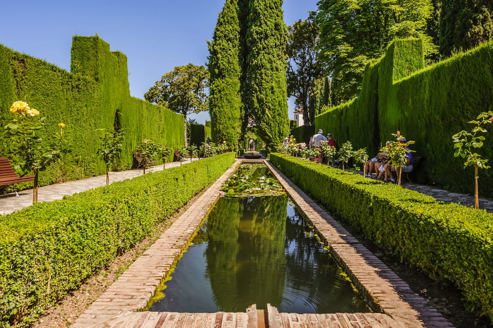Granada: Alhambra and Nasrid Palaces Entry Ticket - Essential Visitor Guidelines
