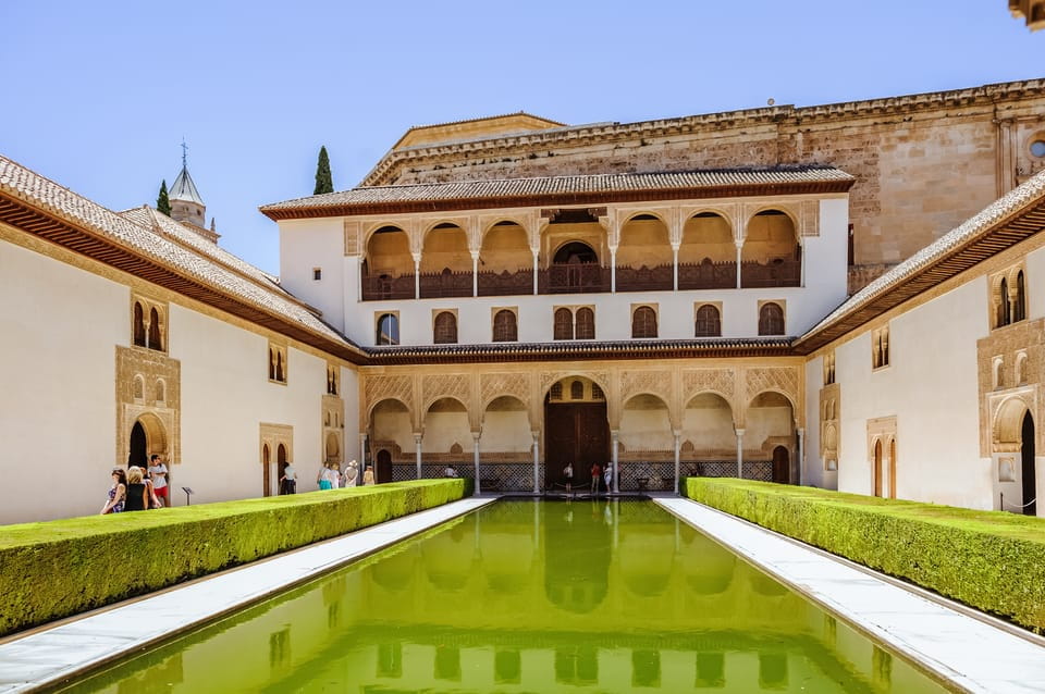 Granada: Alhambra and Nasrid Palaces Entry Ticket - Historical Significance of Alhambra