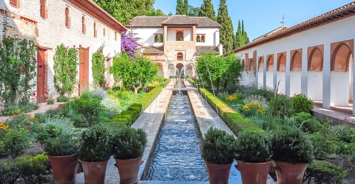 Granada: Alhambra Gardens and Generalife Ticket - Exploring the Gardens and Generalife