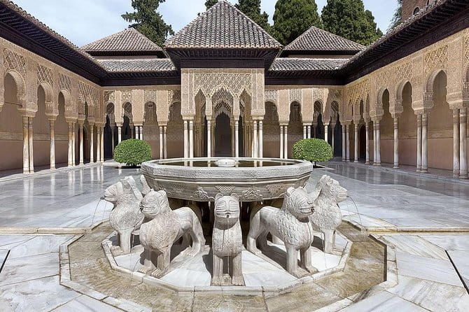 Granada / Alhambra palace Private tour from Motril port for up to 8 persons - FAQ