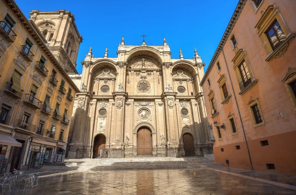 Granada: Cathedral and Royal Chapel Guided Tour With Tickets - Nearby Attractions