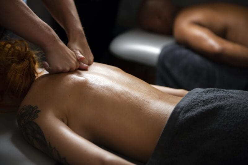 Granada: Couple Massage 80 minutes - Booking and Practical Details