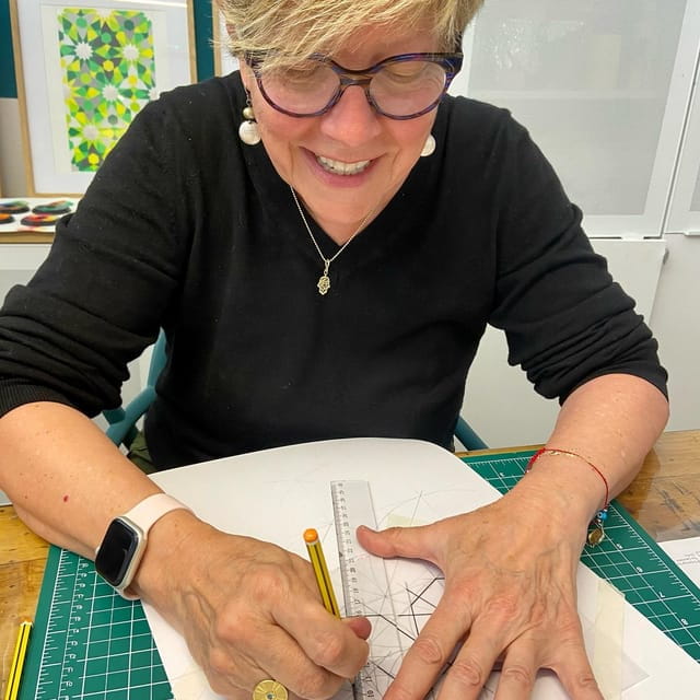 Granada: Draw and Paint Designs of the Alhambra - Location and Accessibility