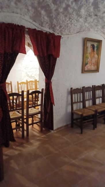 Granada: Flamenco Show Los Parrones in the Sacromonte Caves - Practical Tips