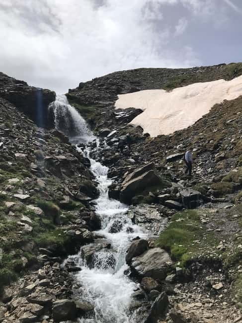 Granada: High Sierra Nevada Hiking Tour to 3000 Meters - The Ascent to 3,000 Meters: A Mix of Challenge and Reward