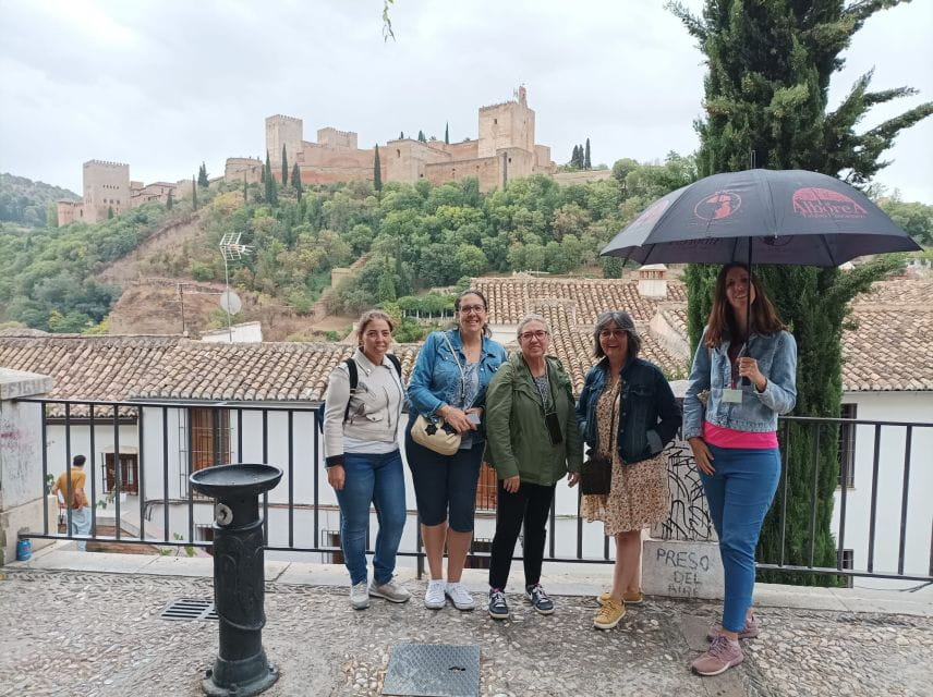 Granada: Historic Center and Lower Albaicin Walking Tour - Appreciating the Cathedral and Royal Sites