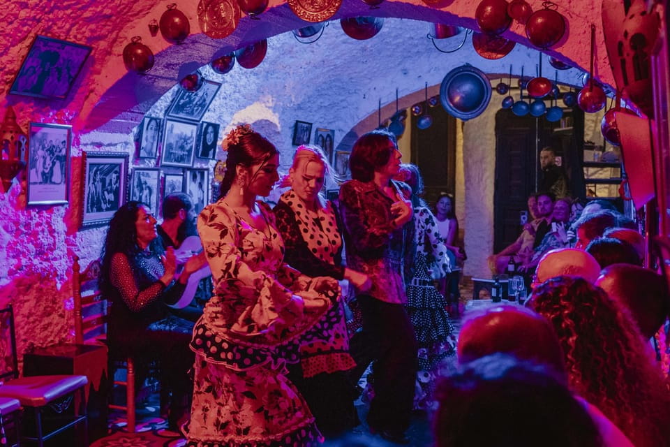 Granada: Los Amayas Cave Flamenco Show Ticket - Show Experience Details