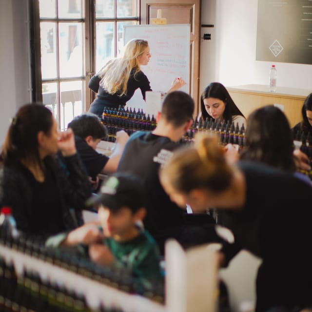 Granada: Perfume Workshop - Location and Itinerary